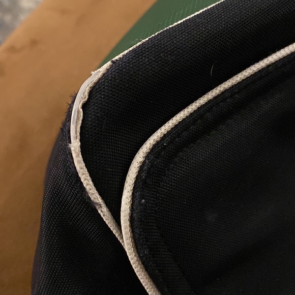 Vintage Lacoste messenger / laptop bag - Picture 11 of 11